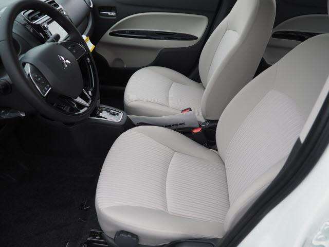 Mitsubishi Mirage G4 2017 photo 12